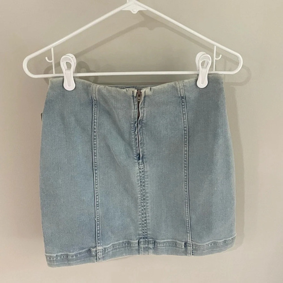 Free People Modern Femme Denim Mini Skirt - Light Wash - Size 6 - NWT - Picture 8 of 9